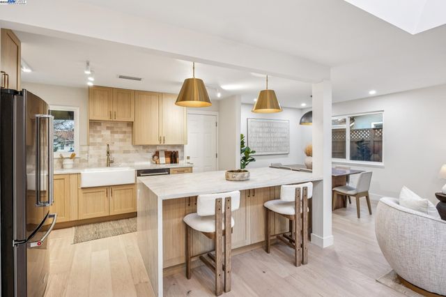 10777 W Estates Dr, Cupertino, CA 95014