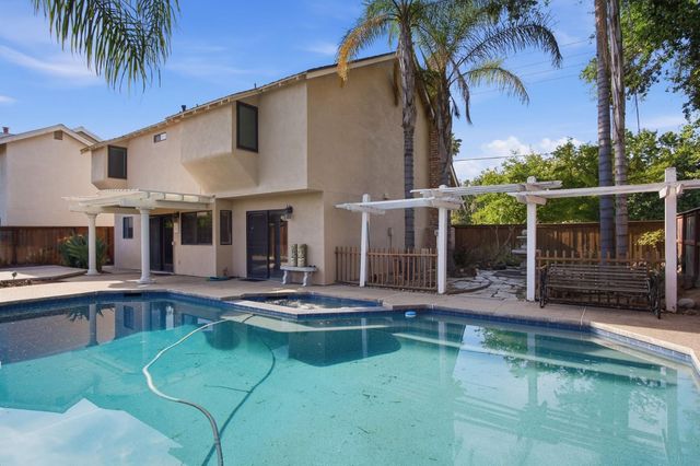 2533 Merle Ave, Modesto, CA 95355
