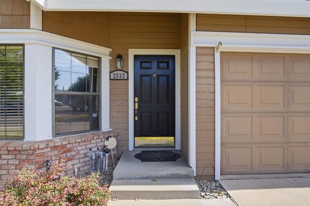 2533 Merle Ave, Modesto, CA 95355