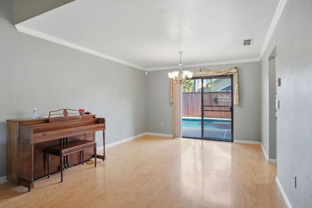 2533 Merle Ave, Modesto, CA 95355