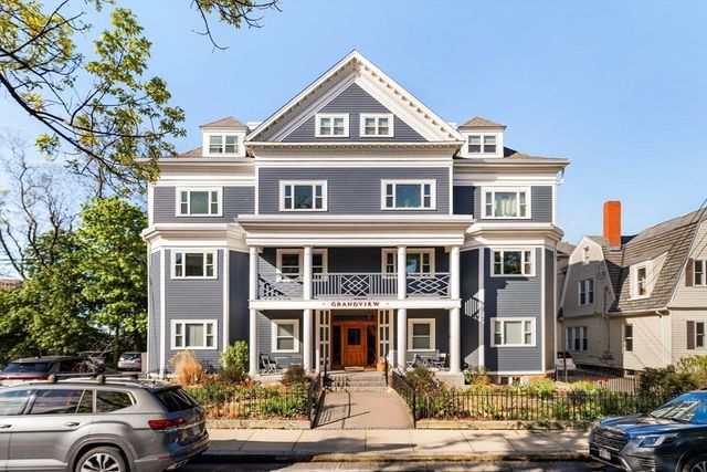82 Munroe Street 11, Somerville, MA 02143