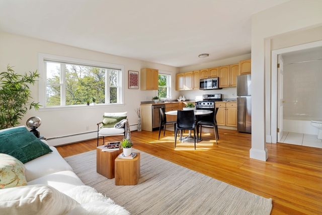 82 Munroe Street 11, Somerville, MA 02143