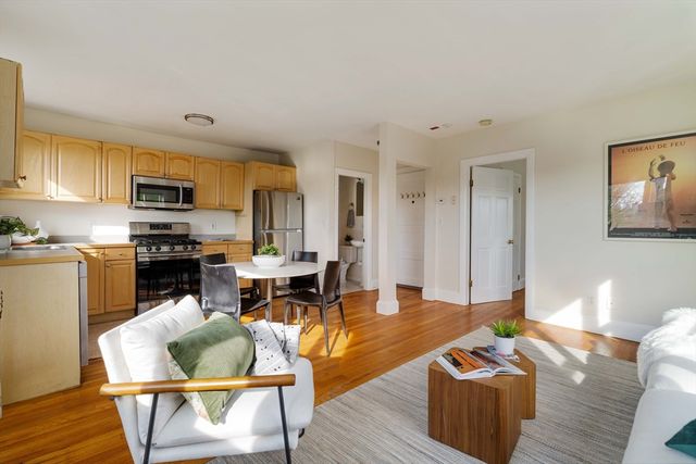 82 Munroe Street 11, Somerville, MA 02143