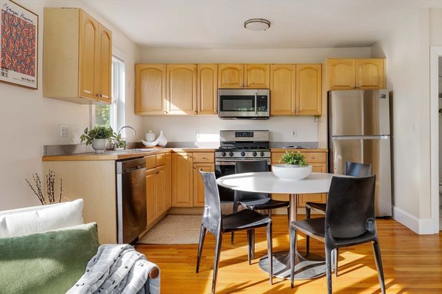 82 Munroe Street 11, Somerville, MA 02143