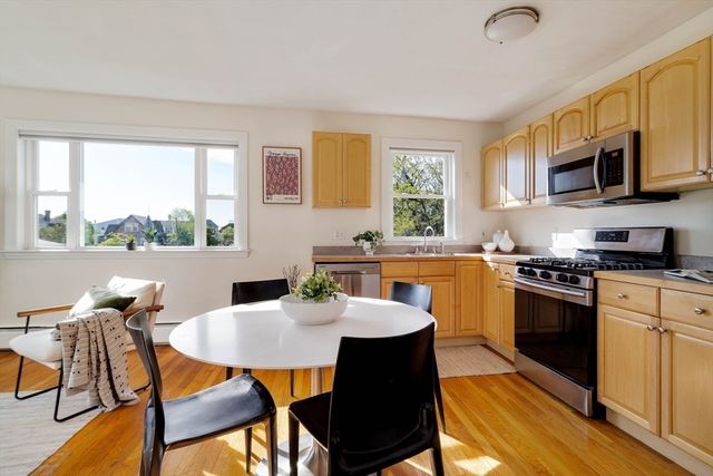 82 Munroe Street 11, Somerville, MA 02143