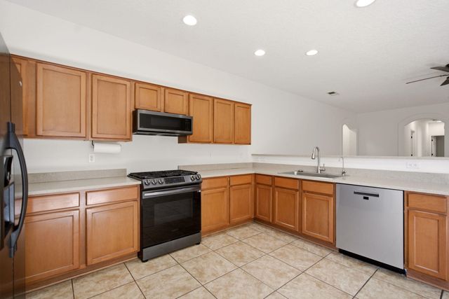 1040 Marapi Street NW, Albuquerque, NM 87120