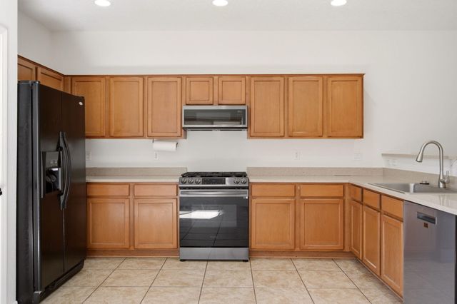 1040 Marapi Street NW, Albuquerque, NM 87120