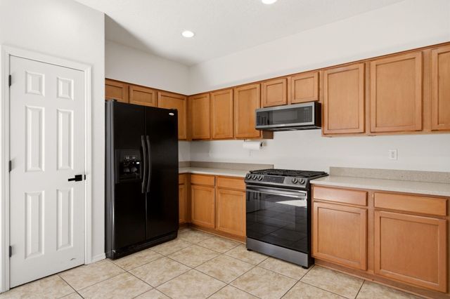 1040 Marapi Street NW, Albuquerque, NM 87120
