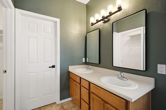1040 Marapi Street NW, Albuquerque, NM 87120