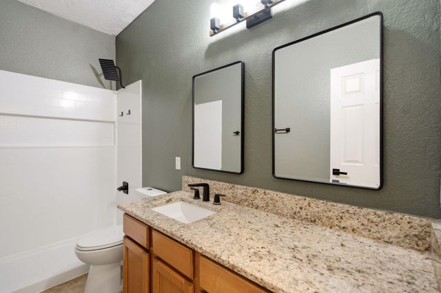 1040 Marapi Street NW, Albuquerque, NM 87120