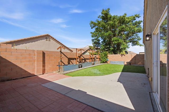 1040 Marapi Street NW, Albuquerque, NM 87120