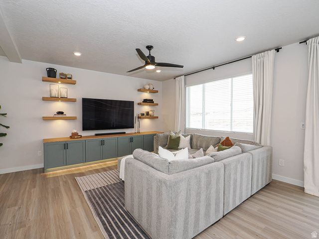 2061 N CHIANTI ST, Saratoga Springs, UT 84045