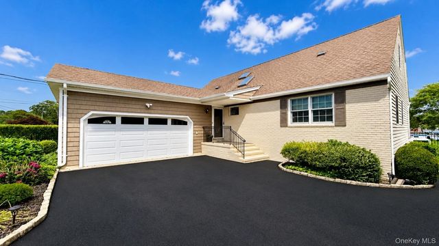 131 Crystal Beach Boulevard, Moriches, NY 11955