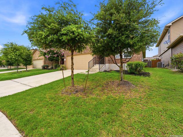 831 Red Crossbill, San Antonio, TX 78253