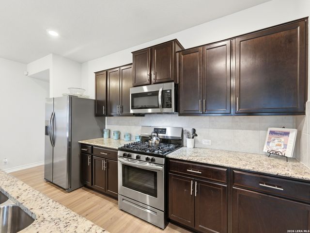 831 Red Crossbill, San Antonio, TX 78253