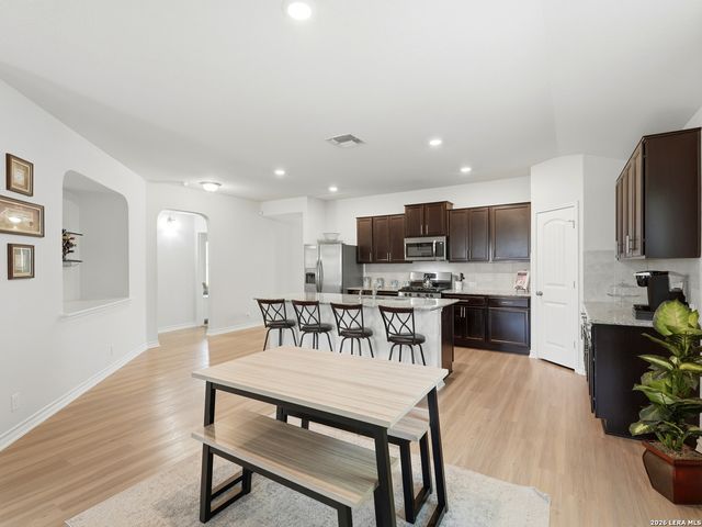 831 Red Crossbill, San Antonio, TX 78253