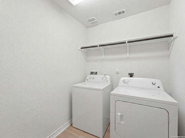 831 Red Crossbill, San Antonio, TX 78253