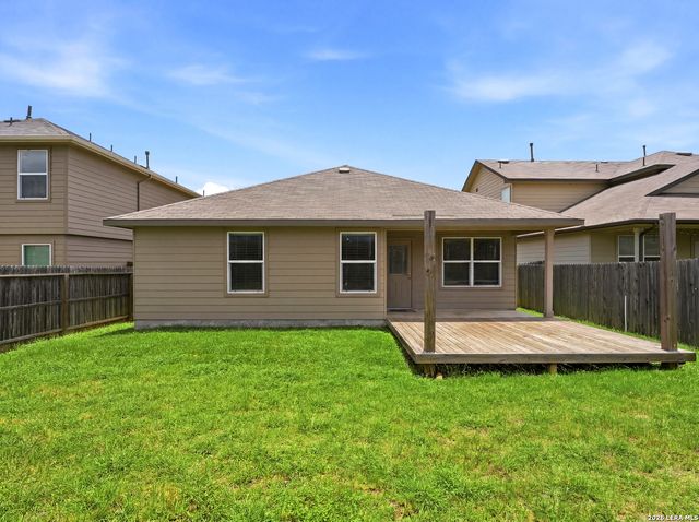 831 Red Crossbill, San Antonio, TX 78253
