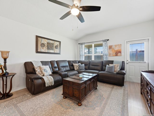831 Red Crossbill, San Antonio, TX 78253
