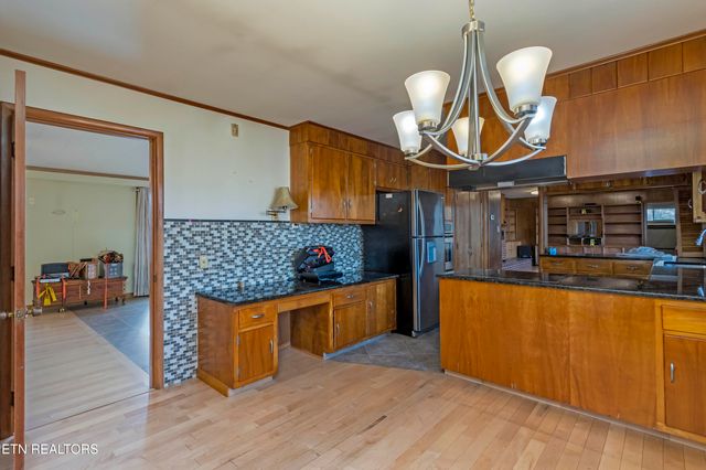 197 Sadler Lane, Harriman, TN 37748