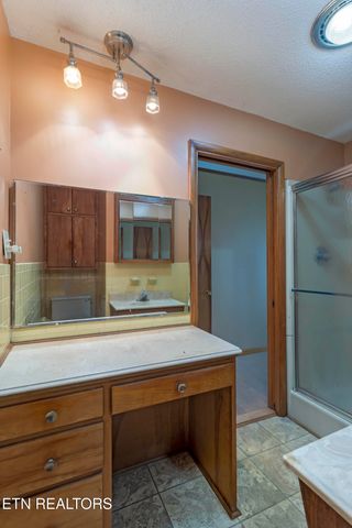 197 Sadler Lane, Harriman, TN 37748