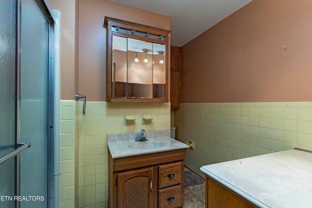 197 Sadler Lane, Harriman, TN 37748