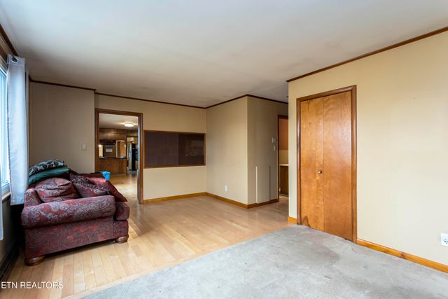 197 Sadler Lane, Harriman, TN 37748