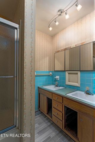 197 Sadler Lane, Harriman, TN 37748