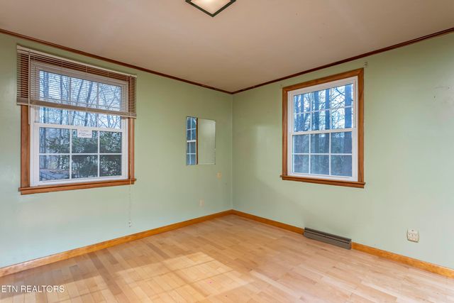 197 Sadler Lane, Harriman, TN 37748