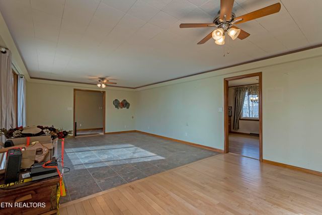 197 Sadler Lane, Harriman, TN 37748