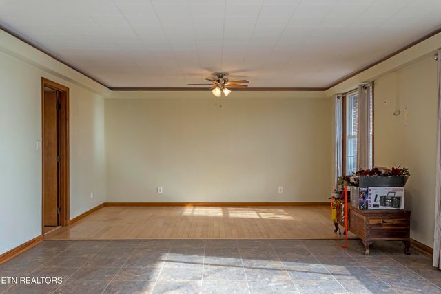 197 Sadler Lane, Harriman, TN 37748