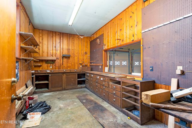 197 Sadler Lane, Harriman, TN 37748