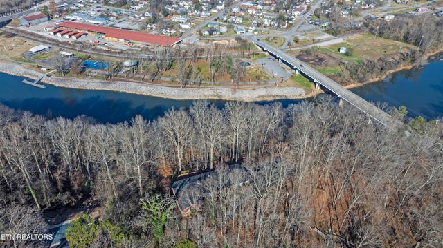 197 Sadler Lane, Harriman, TN 37748