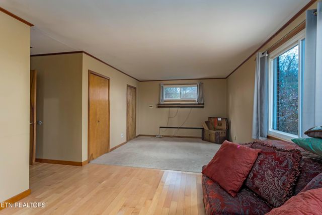 197 Sadler Lane, Harriman, TN 37748