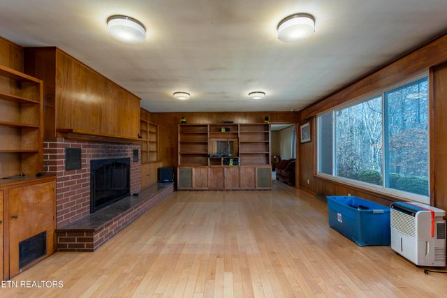 197 Sadler Lane, Harriman, TN 37748