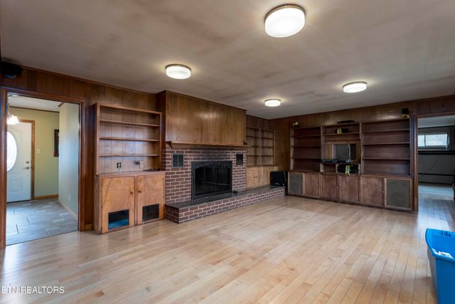 197 Sadler Lane, Harriman, TN 37748