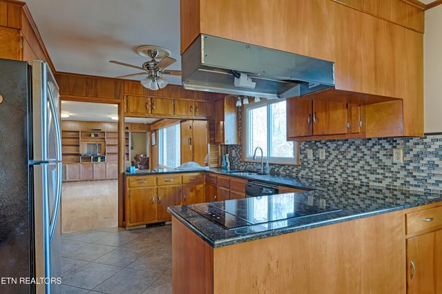 197 Sadler Lane, Harriman, TN 37748