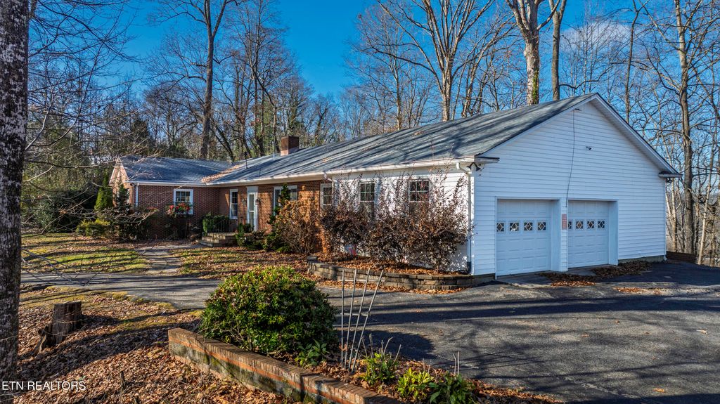 197 Sadler Lane, Harriman, TN 37748