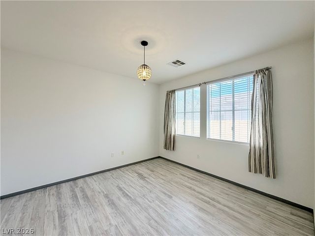 10221 Deerfield Beach Avenue 202, Las Vegas, NV 89129