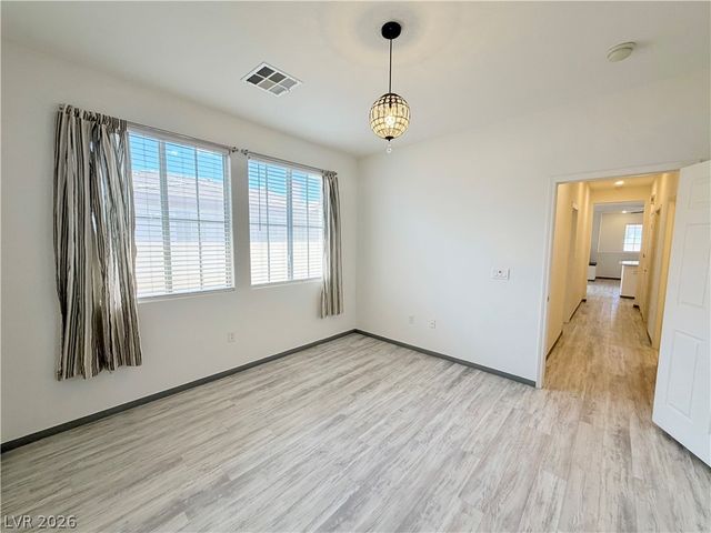 10221 Deerfield Beach Avenue 202, Las Vegas, NV 89129