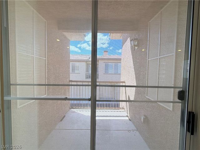 10221 Deerfield Beach Avenue 202, Las Vegas, NV 89129