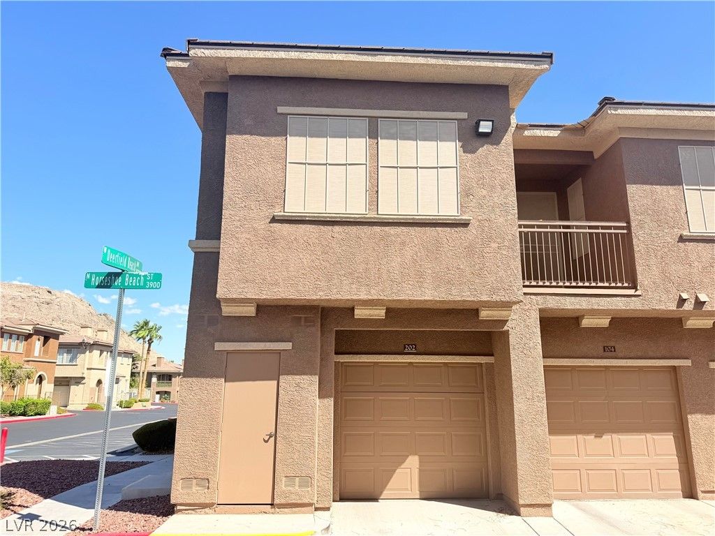 10221 Deerfield Beach Avenue 202, Las Vegas, NV 89129 — photo 2