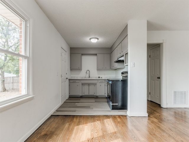 2420 Murray Drive, Midwest City, OK 73110