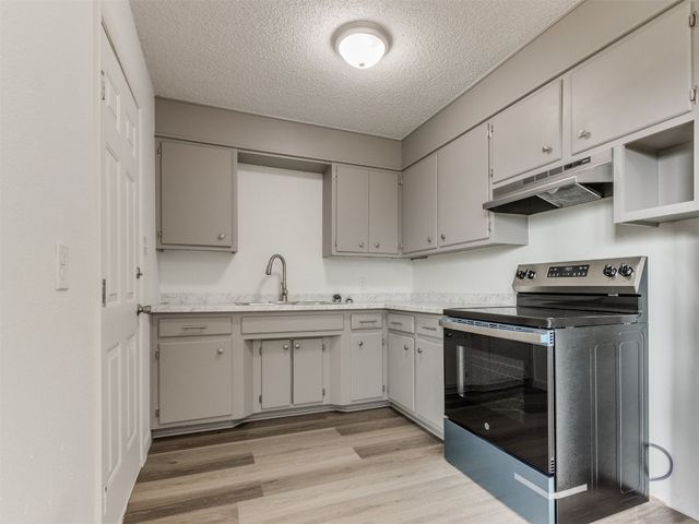 2420 Murray Drive, Midwest City, OK 73110