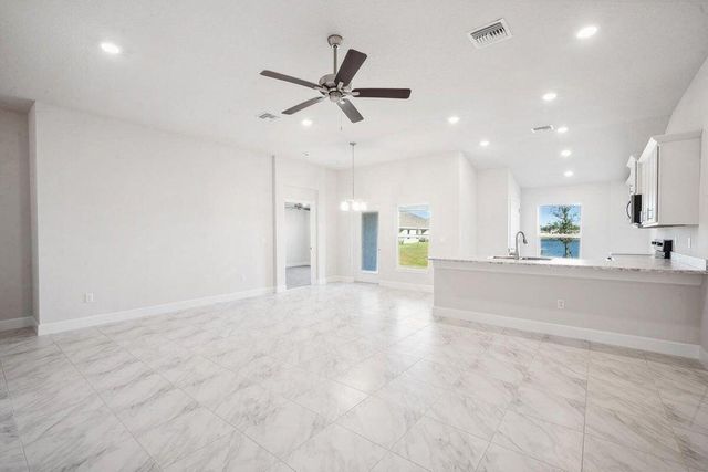 8627 Giovanni Avenue, Fort Pierce, FL 34951