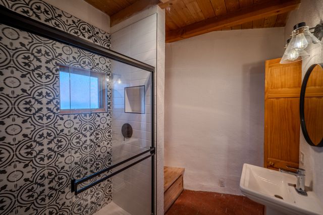 4144 Cheyenne, Santa Fe, NM 87507