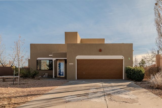 4144 Cheyenne, Santa Fe, NM 87507