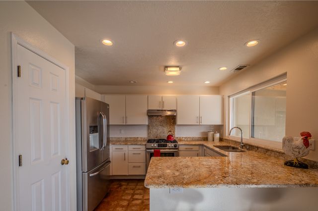 4144 Cheyenne, Santa Fe, NM 87507