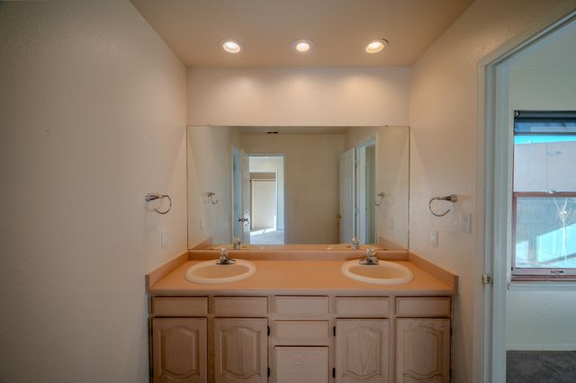 4144 Cheyenne, Santa Fe, NM 87507