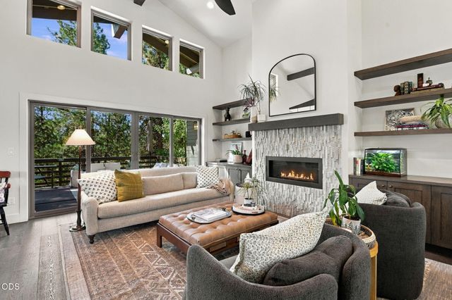 2244 NW Lolo Drive, Bend, OR 97703